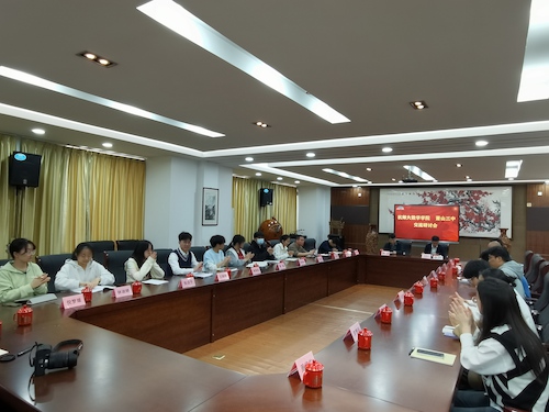 9月18日，副院长虞旦盛带队走访萧山三中